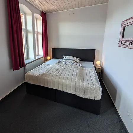 Апартаменты Alte Stadthauswohnung Mit Flair Целле