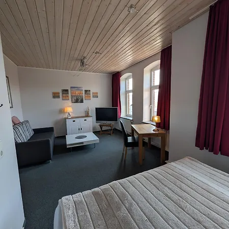 Alte Stadthauswohnung Mit Flair Апартаменты